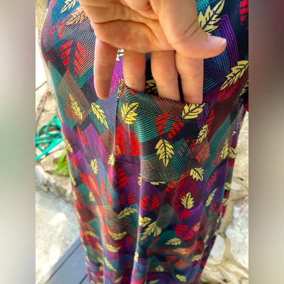 Lularoe Carly Size Small S - Fall Pattern ๐ - Picture 2 of 6